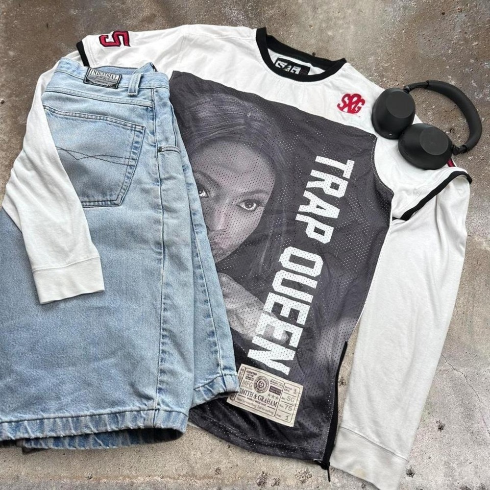 Vintage Y2K Trap Queen 75 Black White Mesh Jersey Gothic Skater Streetwear